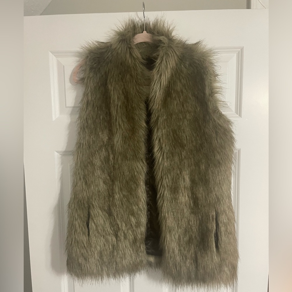 Abercrombie & Fitch Faux Fur Vest